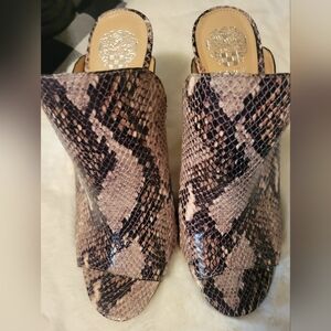 Vince Camuto Women's chunk heel, Snake skin size 9.5